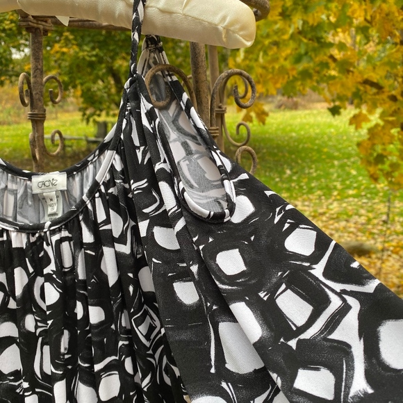 COLD SHOULDER KNIT TOP - Picture 4 of 6